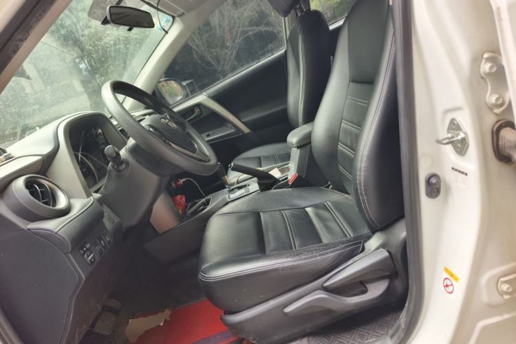 Used Toyota RAV4 2016 2.0L CVT Two-Wheel Drive Fashion Edition China V Standard Left Front Seat