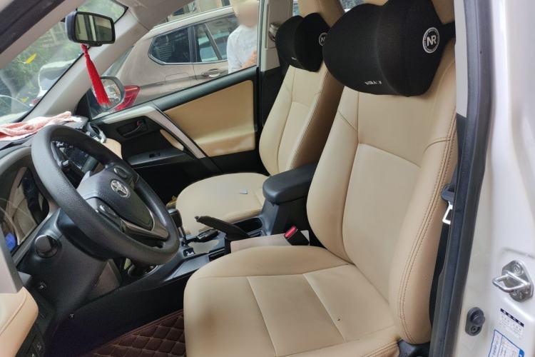 Used Toyota RAV4 2016 2.0L CVT Two-Wheel Drive Fashion Edition China V Standard Left Front Seat