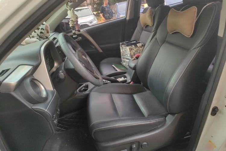 Used Toyota RAV4 2016 2.0L CVT Two-Wheel Drive Smart Edition China V Standard Left Front Seat