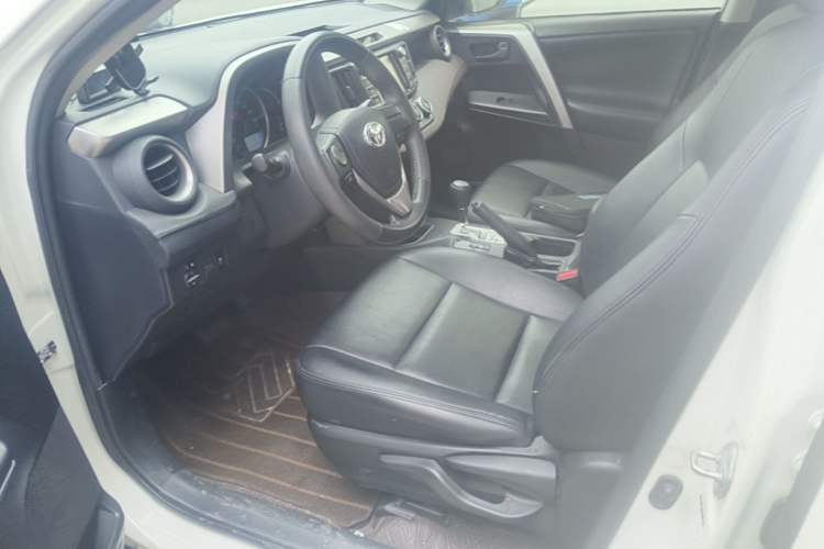 Used Toyota RAV4 2016 2.0L CVT Two-Wheel Drive Urban Edition China V Standard Left Front Seat