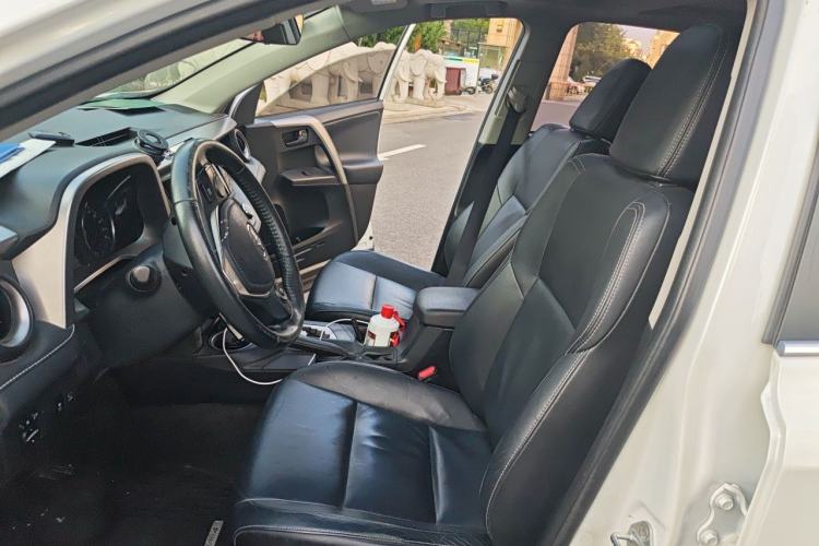 Used Toyota RAV4 2016 2.5L Automatic 4x4 Elite Edition Left Front Seat