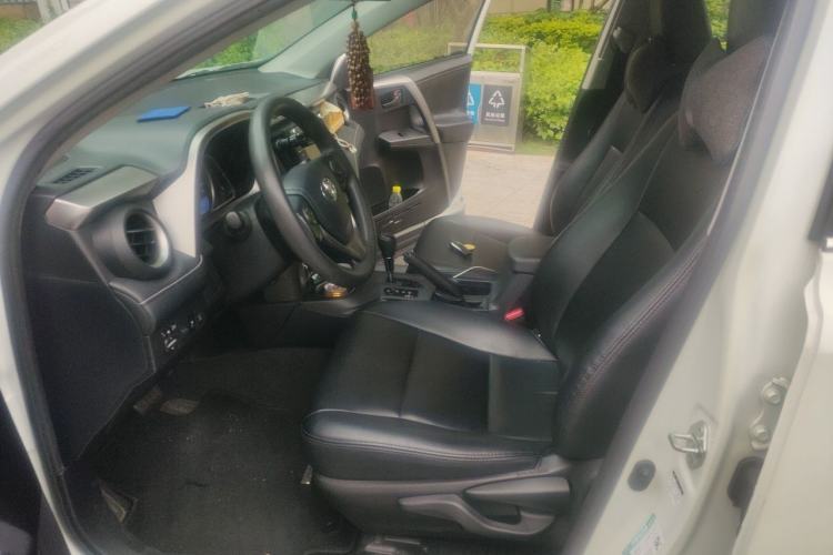 Used Toyota RAV4 2016 2.0L CVT Two-Wheel Drive Fashion Edition China V Standard Left Front Seat