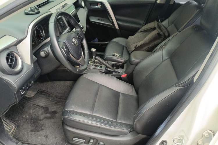 Used Toyota RAV4 2016 2.5L Automatic 4x4 Prestige Edition Left Front Seat