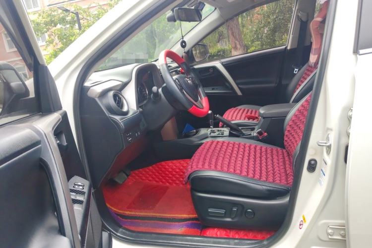 Used Toyota RAV4 2016 2.5L Automatic 4x4 Elite Edition Left Front Seat