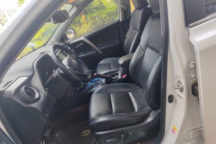 Used Toyota RAV4 2016 2.0L CVT Two-Wheel Drive Smart Edition China V Standard Left Front Seat