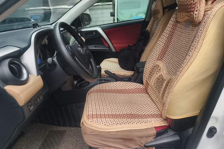 Used Toyota RAV4 2016 2.0L CVT Two-Wheel Drive Fashion Edition China V Standard Left Front Seat