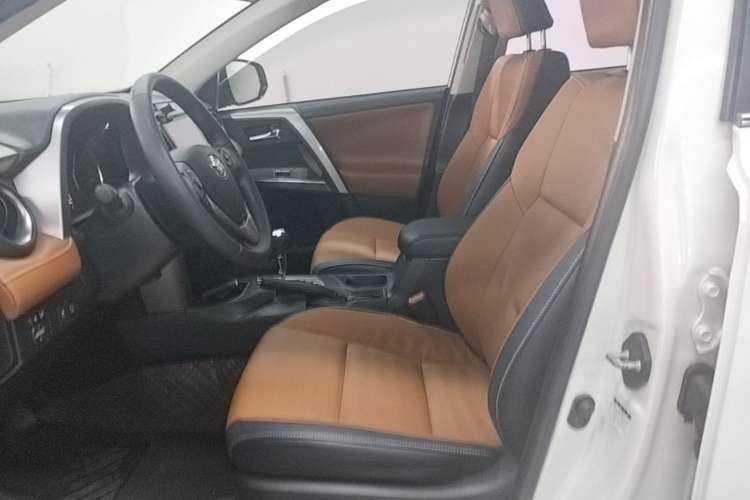 Used Toyota RAV4 2016 2.0L CVT Two-Wheel Drive Smart Edition China V Standard Left Front Seat