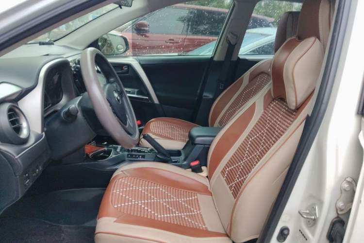 Used Toyota RAV4 2016 2.0L CVT Two-Wheel Drive Fashion Edition China V Standard Left Front Seat