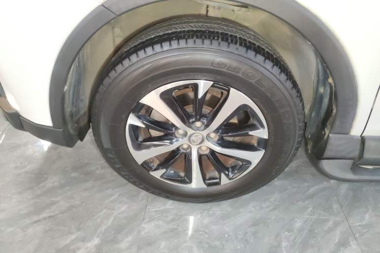 Used Toyota RAV4 2016 2.0L CVT Two-Wheel Drive Fashion Edition China V Standard Left Front Wheel Hub