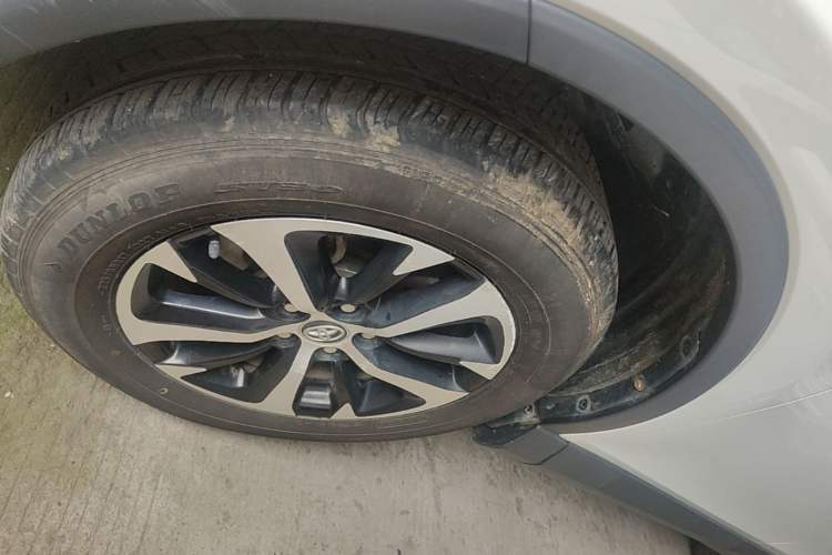 Used Toyota RAV4 2016 2.0L CVT 4x4 New Edition China V Standard Left Front Wheel Hub