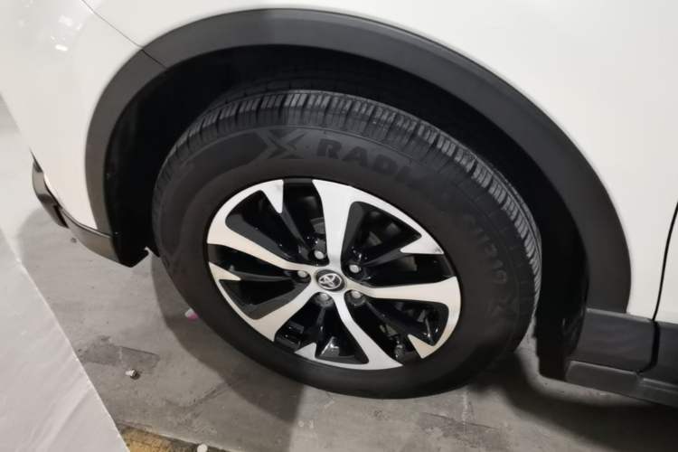 Used Toyota RAV4 2016 2.0L CVT Two-Wheel Drive Fashion Edition China V Standard Left Front Wheel Hub