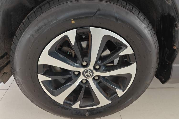 Used Toyota RAV4 2016 2.0L CVT Two-Wheel Drive Comfort Edition China V Standard Left Front Wheel Hub