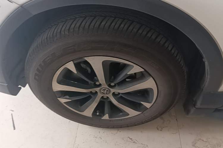 Used Toyota RAV4 2016 2.0L CVT Two-Wheel Drive Smart Edition China V Standard Left Front Wheel Hub