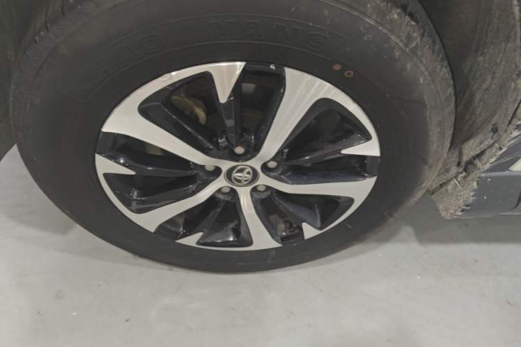 Used Toyota RAV4 2016 2.0L CVT Two-Wheel Drive Fashion Edition China V Standard Left Front Wheel Hub