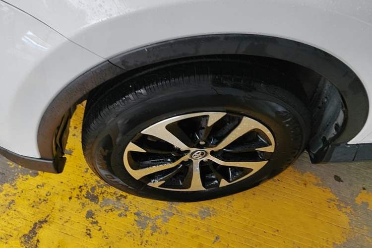 Used Toyota RAV4 2016 2.0L CVT Two-Wheel Drive Fashion Edition China V Standard Left Front Wheel Hub