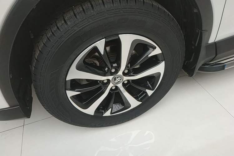 Used Toyota RAV4 2016 2.0L CVT Two-Wheel Drive Fashion Edition China V Standard Left Front Wheel Hub