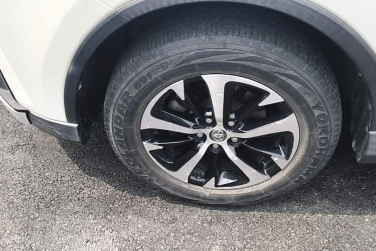 Used Toyota RAV4 2016 2.0L CVT Two-Wheel Drive Urban Edition China V Standard Left Front Wheel Hub