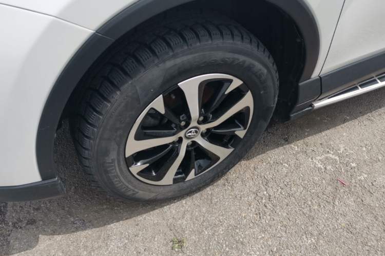 Used Toyota RAV4 2016 2.0L CVT Two-Wheel Drive Smart Edition China V Standard Left Front Wheel Hub