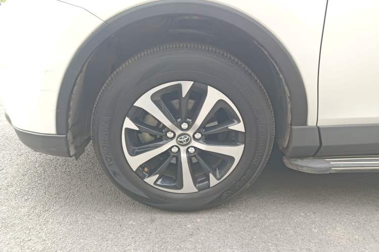 Used Toyota RAV4 2016 2.0L CVT Two-Wheel Drive Urban Edition China V Standard Left Front Wheel Hub