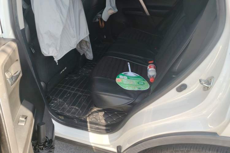 Used Toyota RAV4 2016 2.0L CVT 4x4 New Edition China V Standard Left Rear Seat