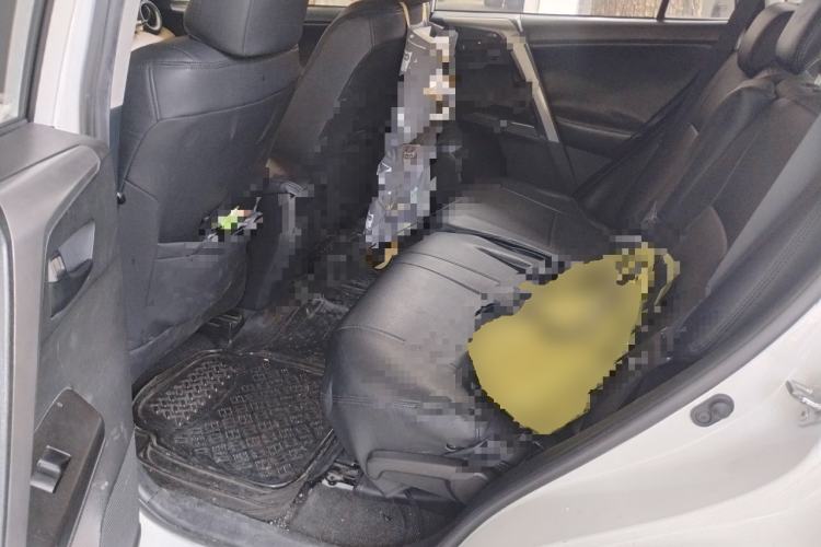 Used Toyota RAV4 2016 2.0L CVT Two-Wheel Drive Urban Edition China V Standard Left Rear Seat