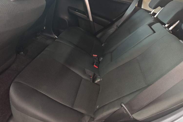 Used Toyota RAV4 2016 2.0L CVT Two-Wheel Drive Fashion Edition China V Standard Left Rear Seat