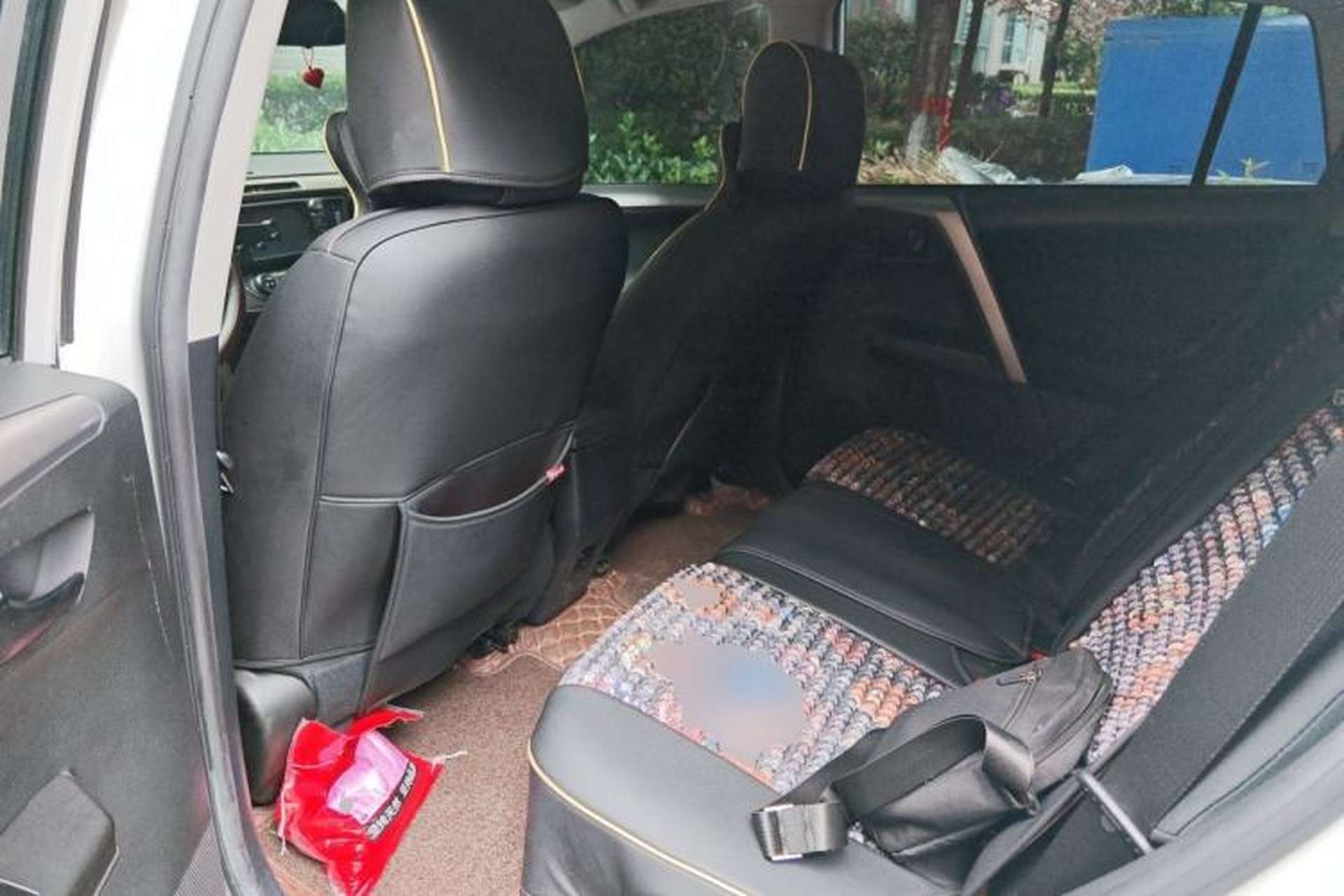 Used Toyota RAV4 2016 2.0L CVT Two-Wheel Drive Fashion Edition China V Standard Left Rear Seat