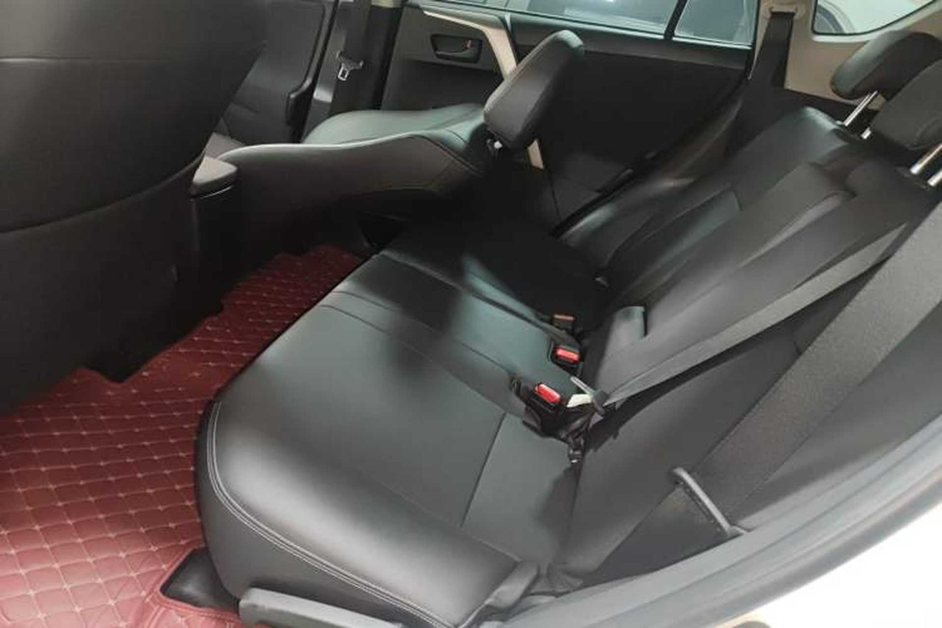 Used Toyota RAV4 2016 2.0L CVT Two-Wheel Drive Urban Edition China V Standard Left Rear Seat