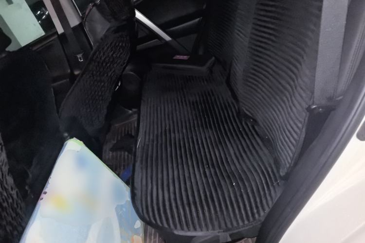 Used Toyota RAV4 2016 2.0L CVT Two-Wheel Drive Fashion Edition China V Standard Left Rear Seat
