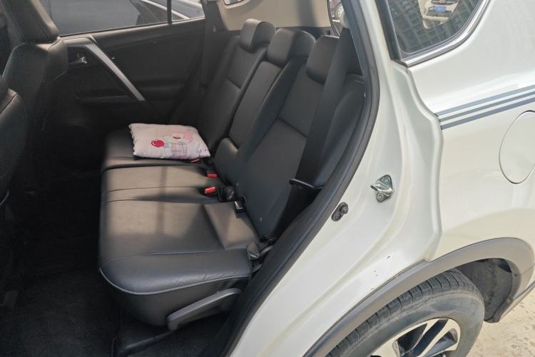 Used Toyota RAV4 2016 2.0L CVT 4x4 New Edition China V Standard Left Rear Seat