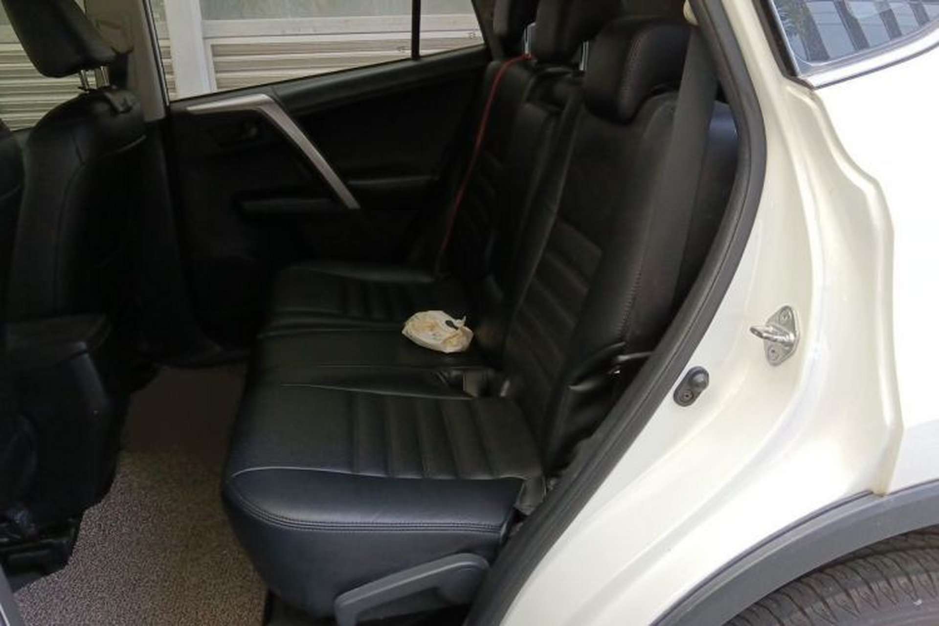 Used Toyota RAV4 2016 2.0L CVT Two-Wheel Drive Urban Edition China V Standard Left Rear Seat