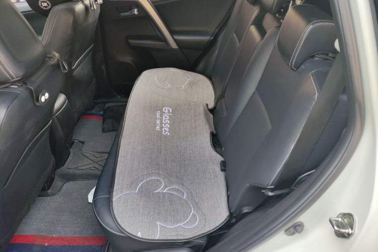 Used Toyota RAV4 2016 2.0L CVT 4x4 New Edition China V Standard Left Rear Seat