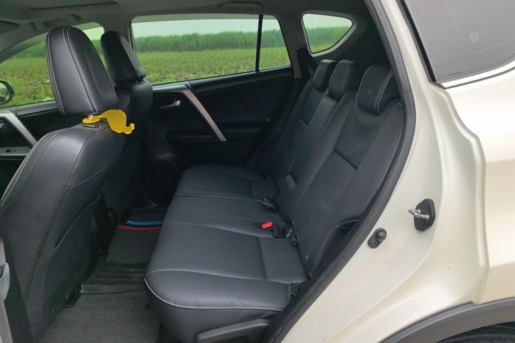Used Toyota RAV4 2016 2.0L CVT 4x4 New Edition China V Standard Left Rear Seat