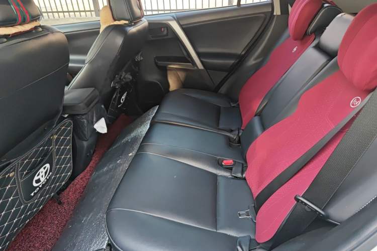 Used Toyota RAV4 2016 2.5L Automatic 4x4 Elite Edition Left Rear Seat