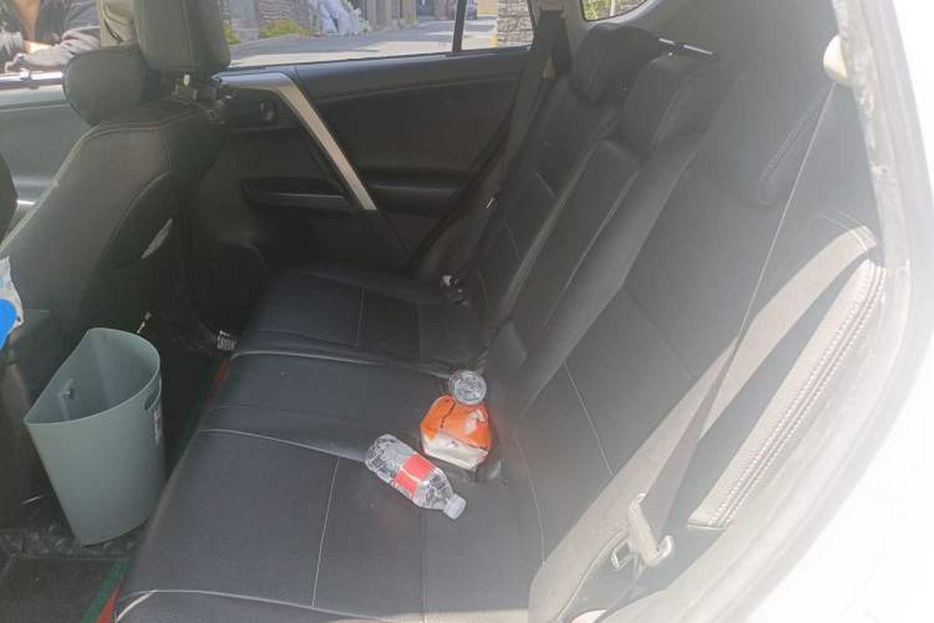 Used Toyota RAV4 2016 2.0L CVT Two-Wheel Drive Fashion Edition China V Standard Left Rear Seat