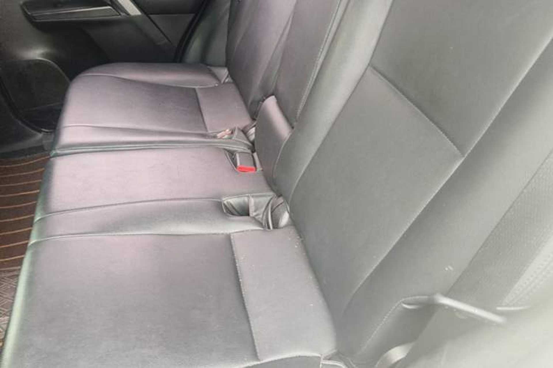 Used Toyota RAV4 2016 2.0L CVT Two-Wheel Drive Urban Edition China V Standard Left Rear Seat