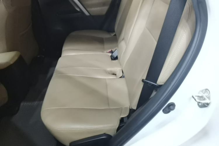 Used Toyota RAV4 2016 2.0L CVT Two-Wheel Drive Urban Edition China V Standard Left Rear Seat