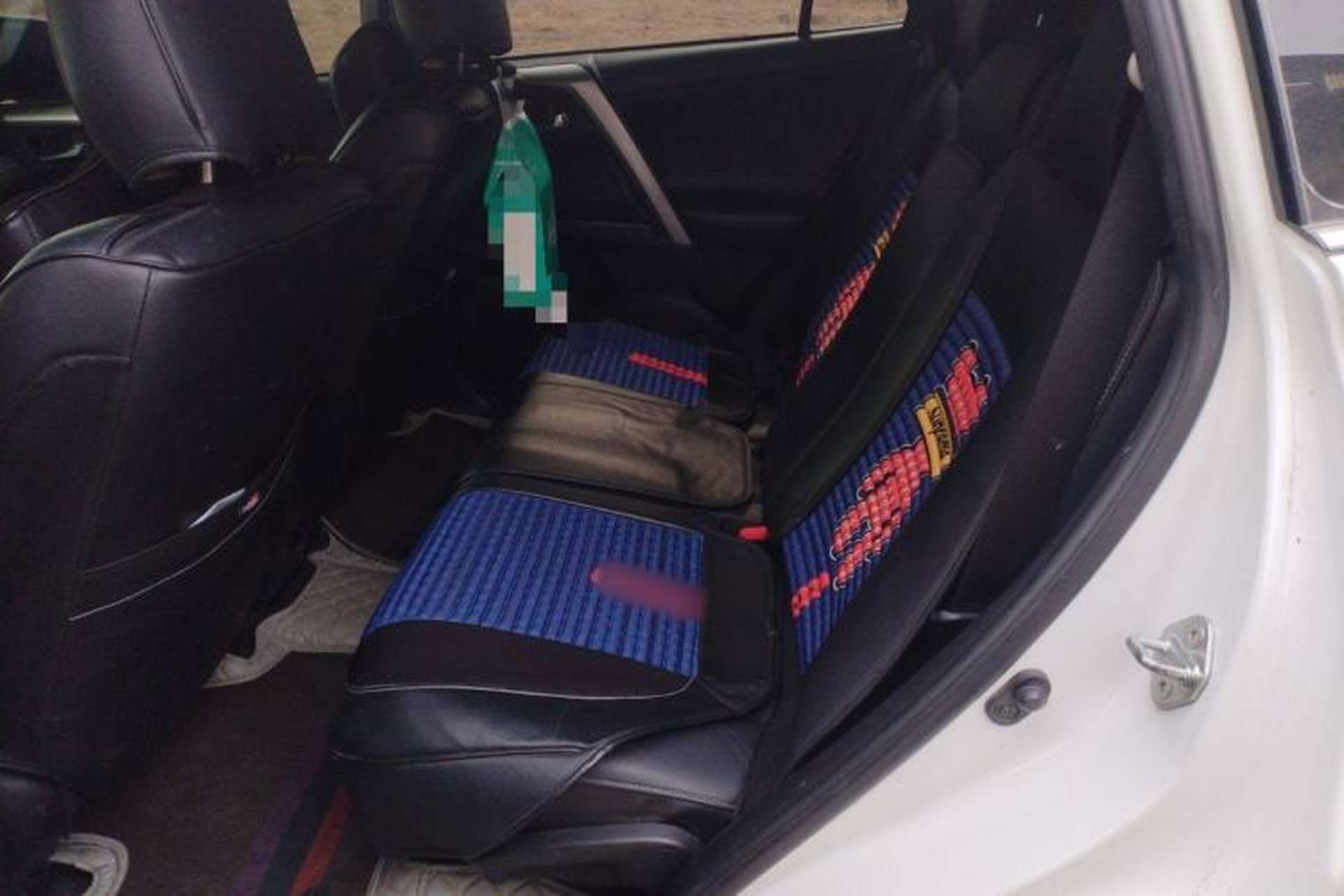 Used Toyota RAV4 2016 2.0L CVT Two-Wheel Drive Smart Edition China V Standard Left Rear Seat