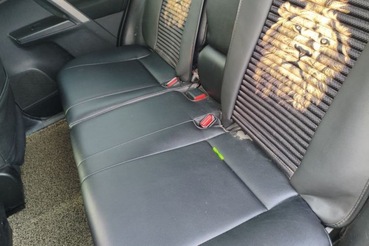 Used Toyota RAV4 2016 2.0L CVT Two-Wheel Drive Fashion Edition China V Standard Left Rear Seat
