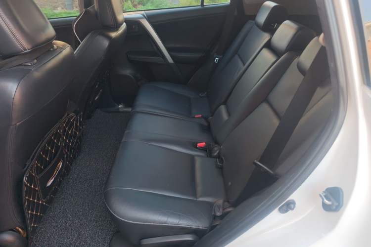 Used Toyota RAV4 2016 2.5L Automatic 4x4 Elite Edition Left Rear Seat