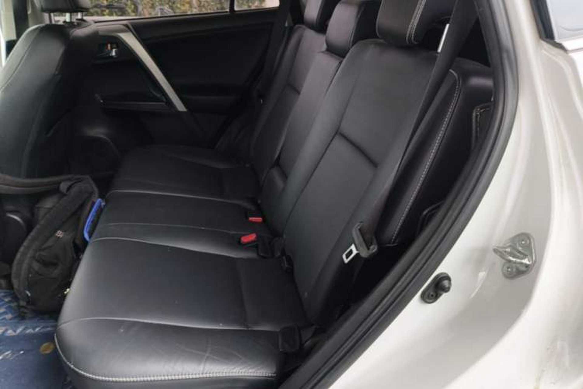 Used Toyota RAV4 2016 2.0L CVT Two-Wheel Drive Smart Edition China V Standard Left Rear Seat