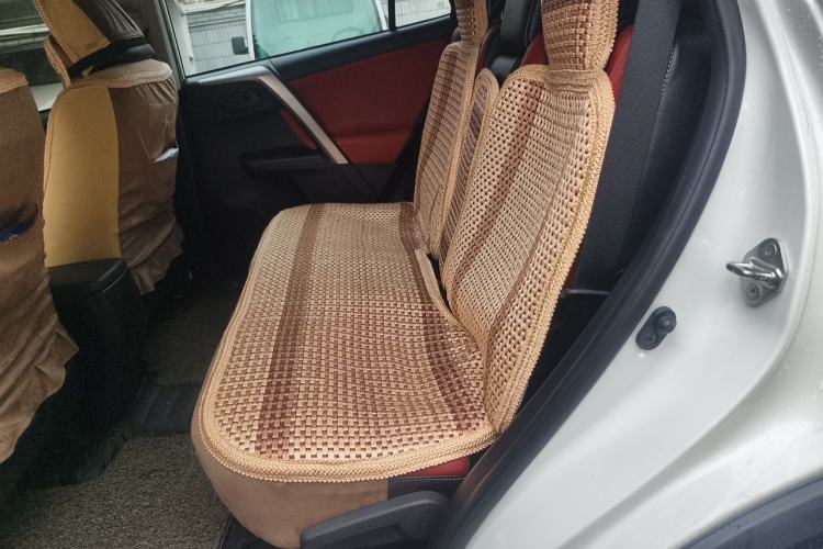 Used Toyota RAV4 2016 2.0L CVT Two-Wheel Drive Fashion Edition China V Standard Left Rear Seat