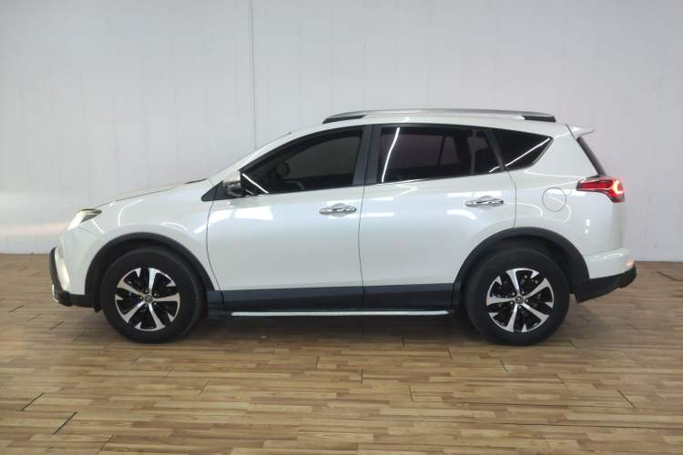Used Toyota RAV4 2016 2.0L CVT Two-Wheel Drive Comfort Edition China V Standard Left Side