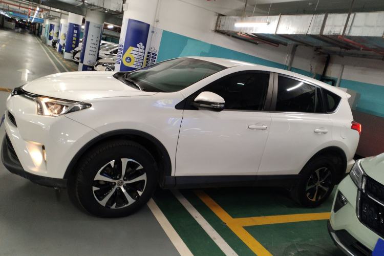 Used Toyota RAV4 2016 2.0L CVT Two-Wheel Drive Urban Edition China V Standard Left Side