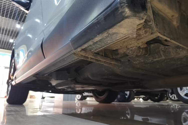 Used Toyota RAV4 2016 2.0L CVT Two-Wheel Drive Fashion Edition China V Standard Left Side Sill