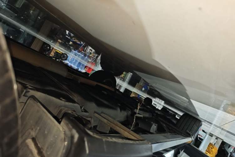 Used Toyota RAV4 2016 2.5L Automatic 4x4 Elite Edition Left Side Sill
