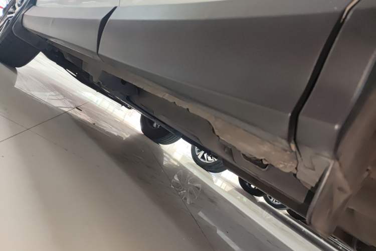 Used Toyota RAV4 2016 2.0L CVT Two-Wheel Drive Urban Edition China V Standard Left Side Sill