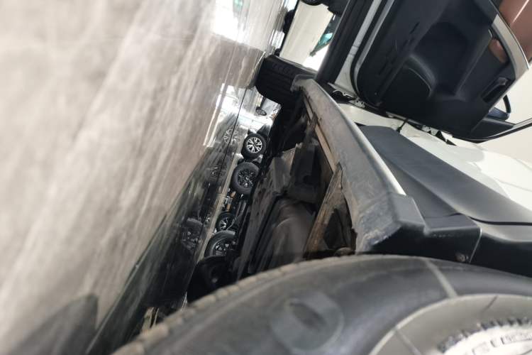 Used Toyota RAV4 2016 2.0L CVT Two-Wheel Drive Urban Edition China V Standard Left Side Sill