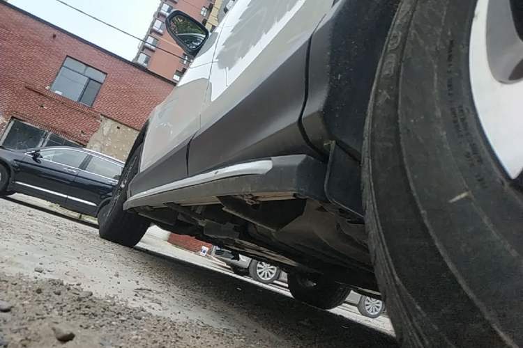Used Toyota RAV4 2016 2.0L CVT Two-Wheel Drive Fashion Edition China V Standard Left Side Sill
