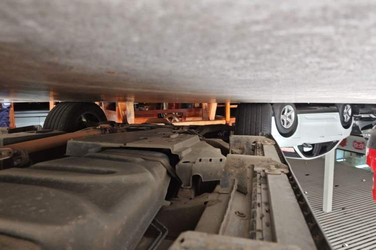 Used Toyota RAV4 2016 2.5L Automatic 4x4 Elite Edition Left Side Sill